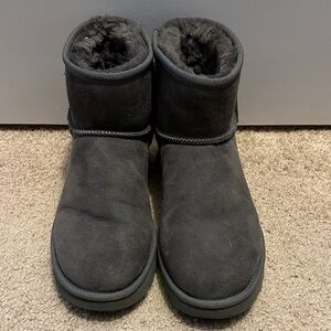UGG Women’s Classic Mini Sheepskin - Gray